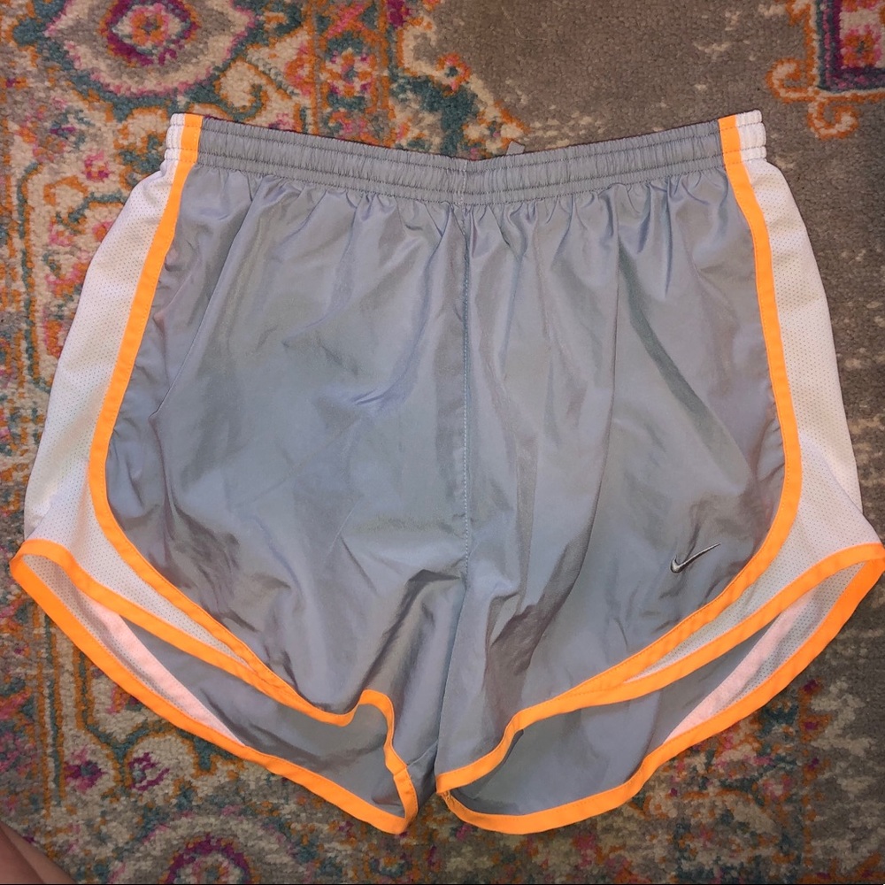 Nike Tempo Shorts - medium